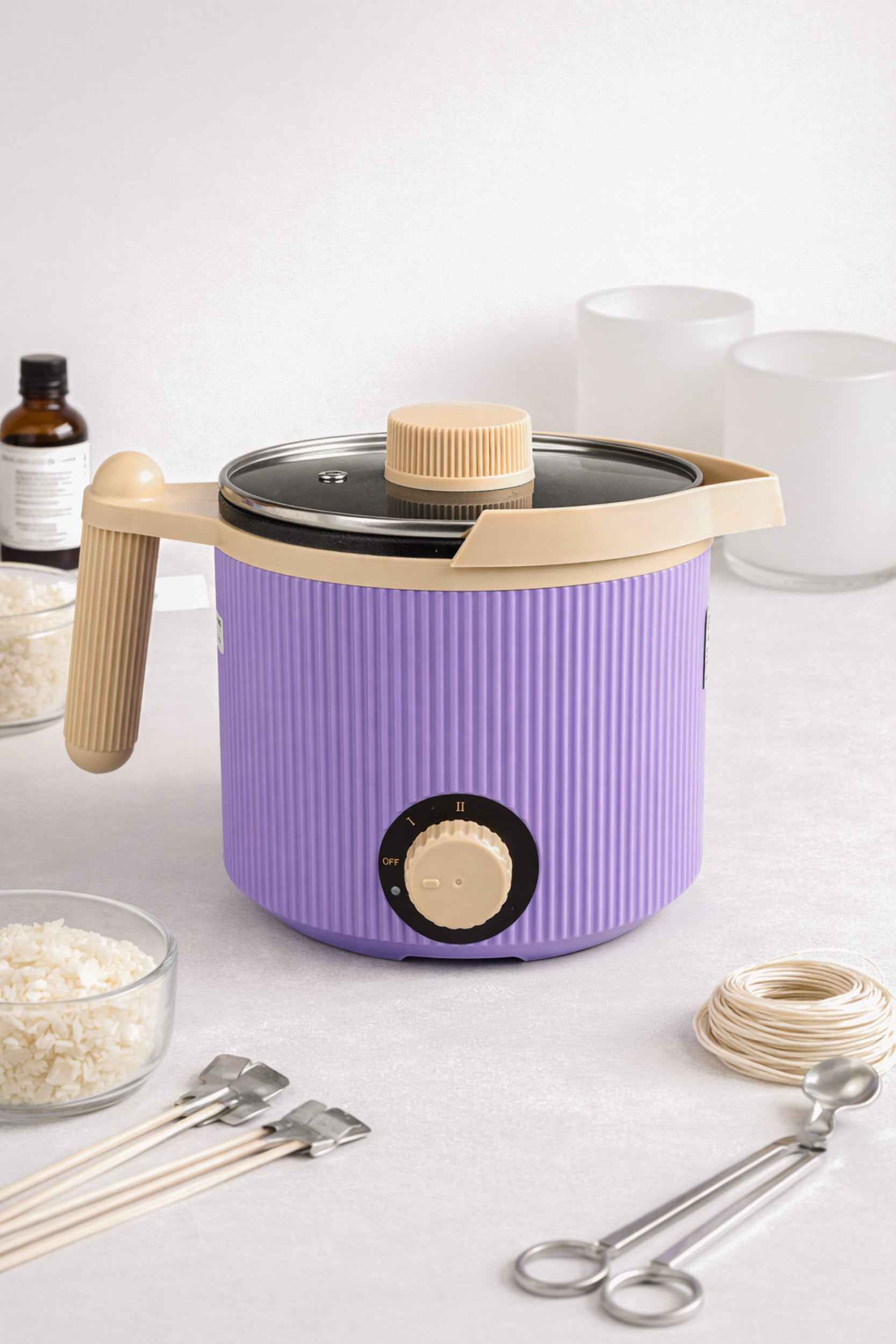 Compact candle wax melting pot for soy, beeswax, and paraffin wax